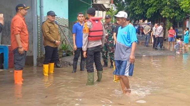 Kapolres Jombang Salurkan Bantuan untuk Warga Terdampak Banjir di Kademangan