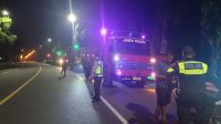 F-truk Truk Parkir Sembarangan Dapat Peringatan Polisi