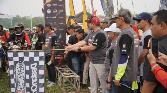 HUT Bhayangkara, Polres Blitar Gelar Trail dan Penyaluran Bansos