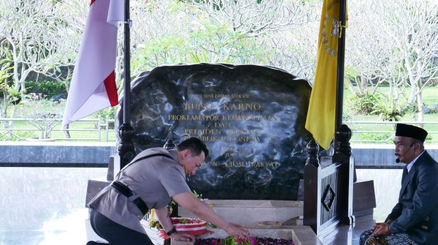 Ziarah ke Makam Bung Karno, Berdoa Sekaligus Selami Sejarah Perjuangan Kemerdekaan RI di Perpustakaan Nasional
