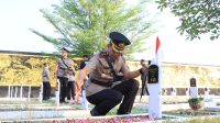 Ziarah di Taman Makam Pahlawan Madiun Peringati Hari Bhayangkara ke-79