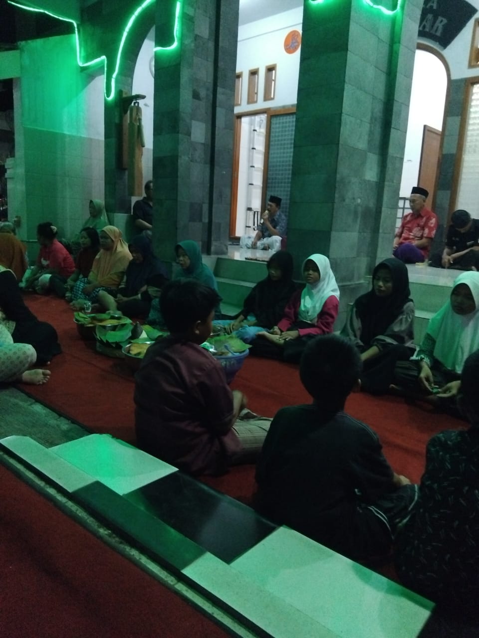 Warga Tosaren Kota Kediri Selamatan di Bulan Suro