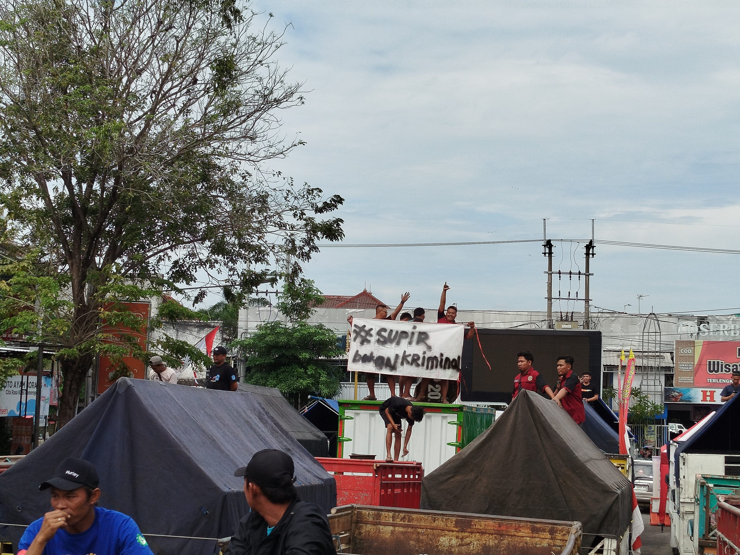 DPRD Ponorogo Didemo Ratusan Sopir Truk, Bupati: Bagus, Itu Kritik Rakyat
