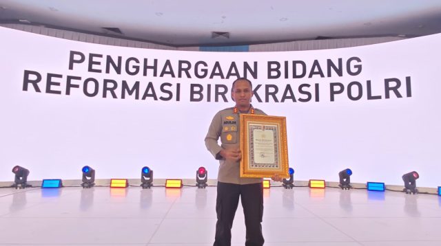 Polres Lamongan Sabet Penghargaan Pelayanan Prima dan Zona Integritas
