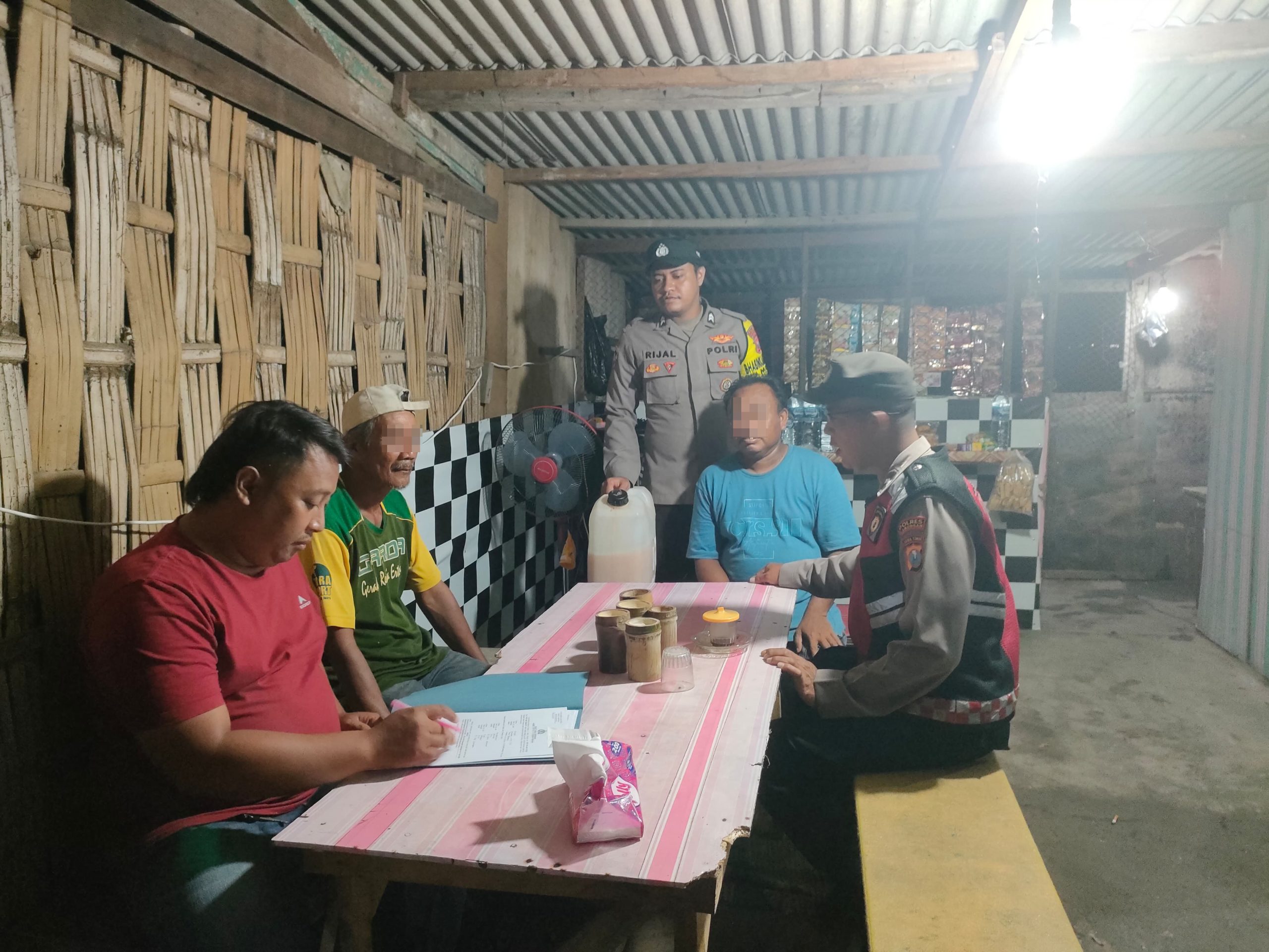 Jelang Malam Takbiran, Polres Lamongan Sita Puluhan Liter Tuak