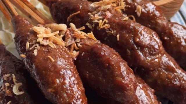 Resep Sate Buntel Sapi Super Simple ala Chef Martin Praja, Ide Menu Daging Kurban yang Anti Bosan!