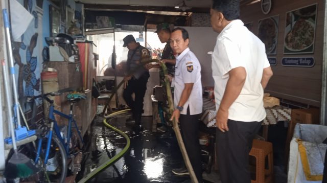 Kebakaran di Jalan Halim Perdana Kusuma Kediri Kerugian Capai Rp75 Juta