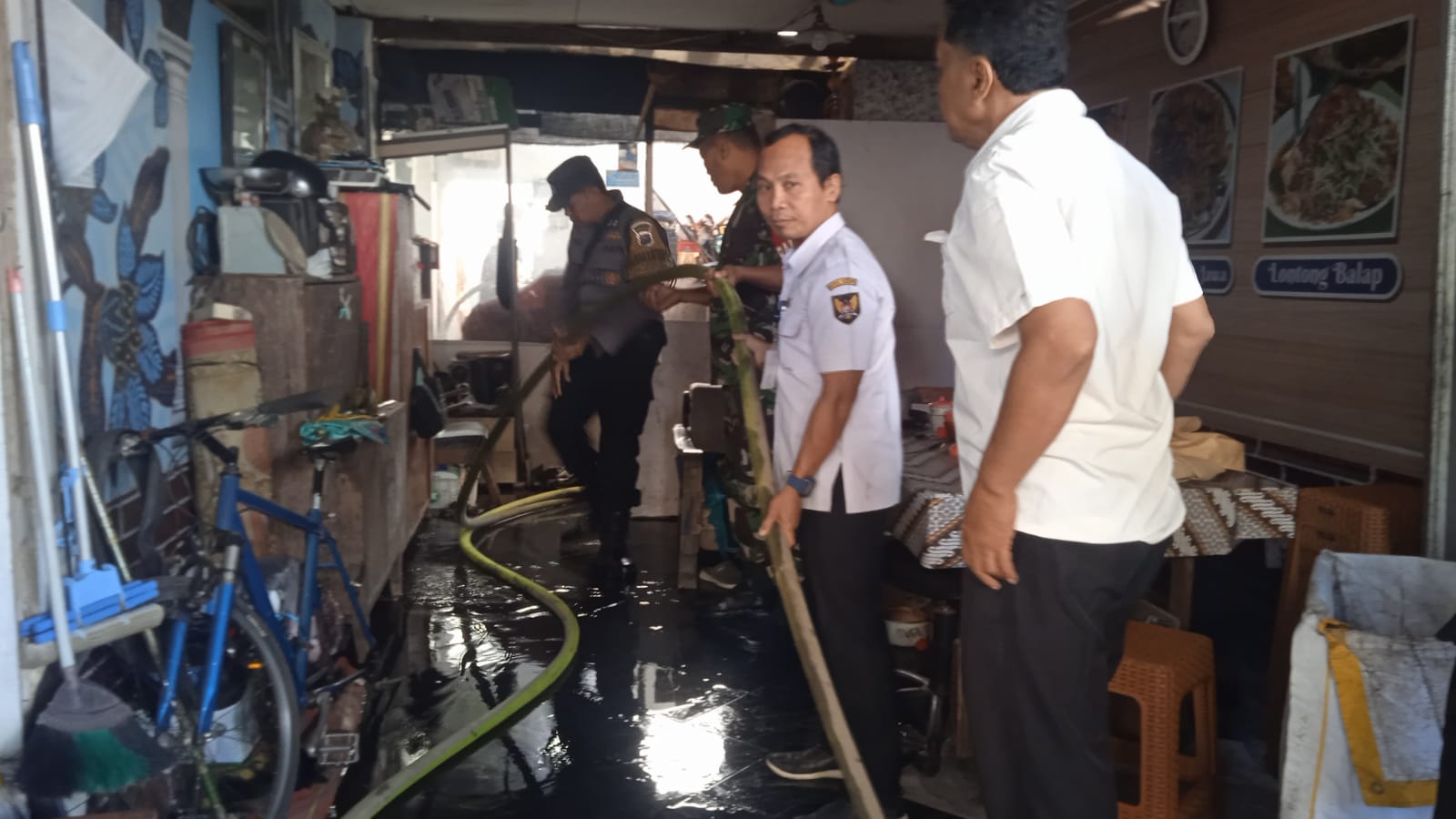 Kebakaran di Jalan Halim Perdana Kusuma Kediri Kerugian Capai Rp75 Juta