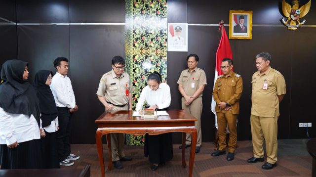 Walikota Nurochman Minta Tenaga Kesehatan Profesional dan Ramah dalam Melayani Masyarakat