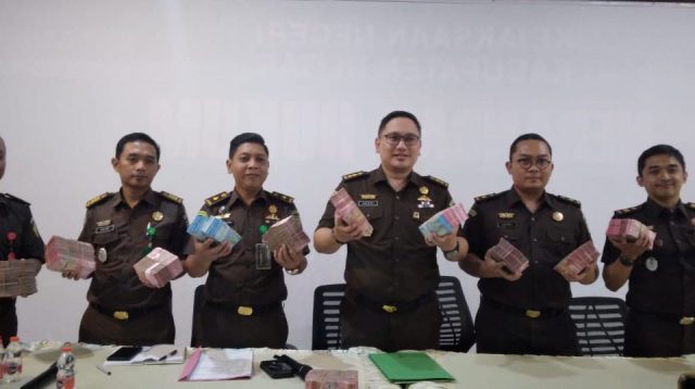Pulang Haji, Mantan Bupati Blitar Bakal Diperiksa Jaksa Kembali