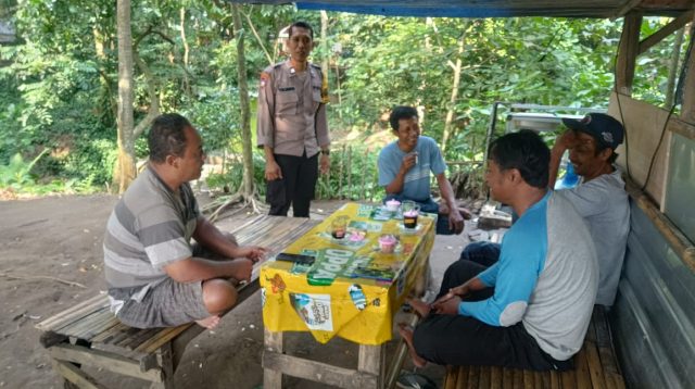 Aiptu Yulianto Bhabinkamtibmas Tosaren: Sapa Pagi Santai, Warga Sumber Cakarsi Merasa Nyaman