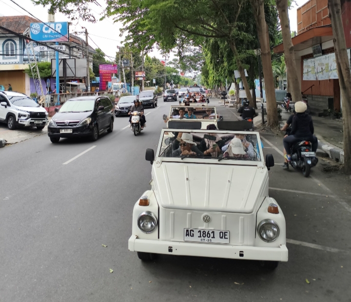 Kolaborasi Otomotif dan Pecinta Sejarah: PASAK dan KVVC G-Unit VW Angkat Wisata Sejarah Kediri