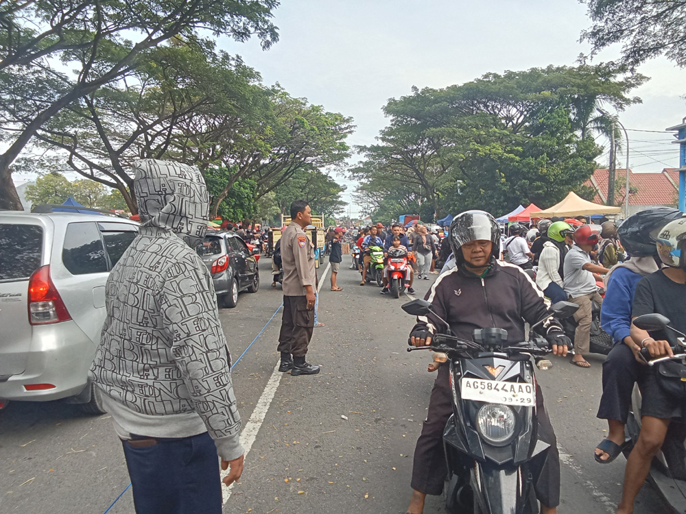 Car Free Day di Simpang Lima Gumul Bikin Macet, Polisi Turun Tangan Atur Lalu Lintas
