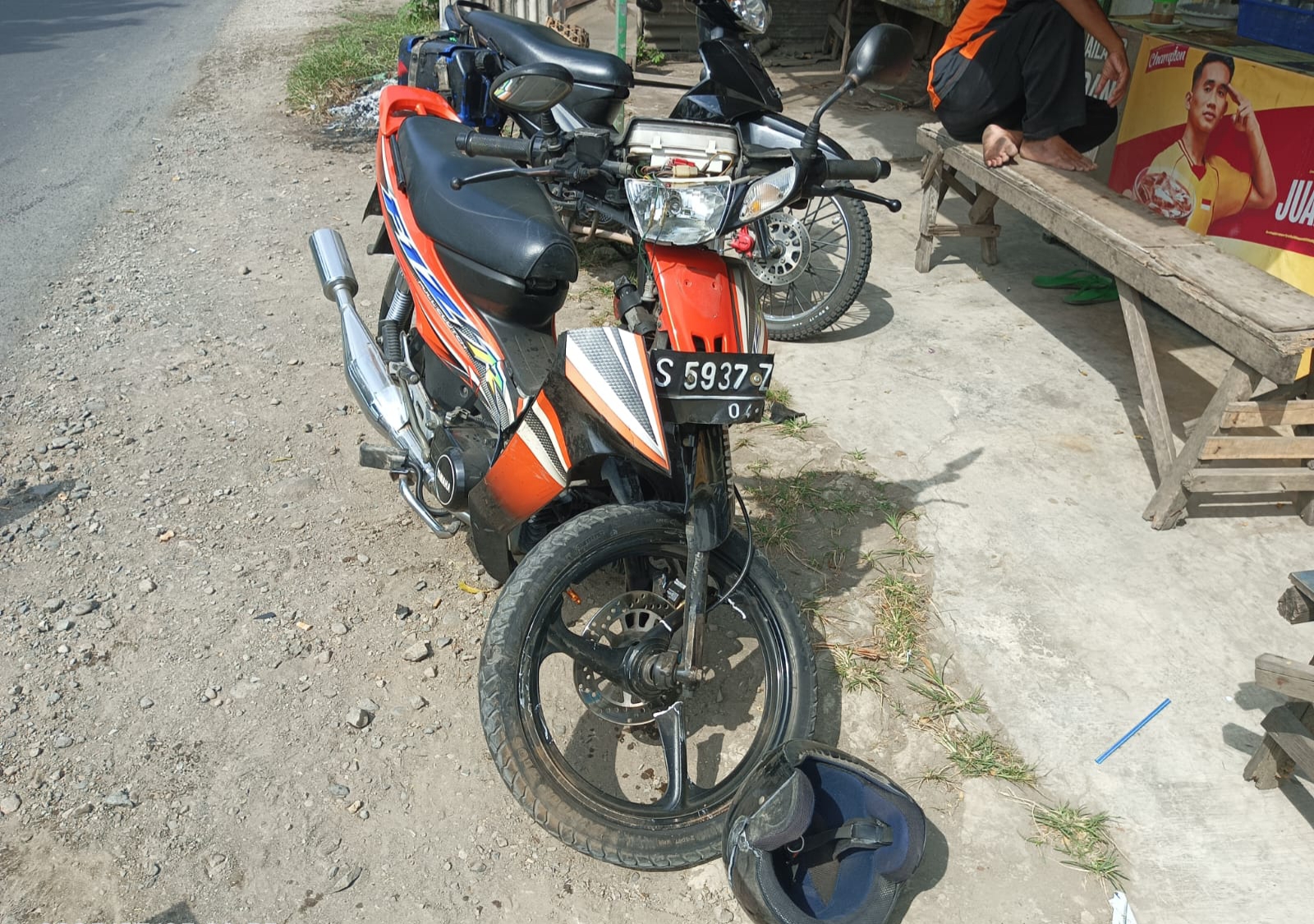 Diduga Gagal Mendahului, Truk Tabrak Motor di Ploso Jombang, Satu Tewas