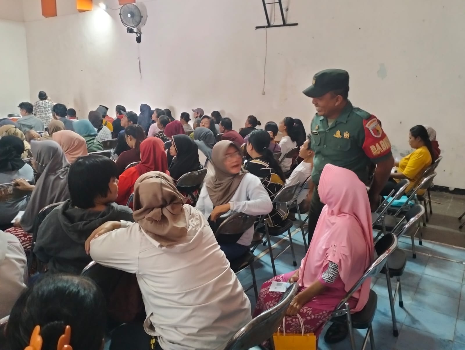 Pendistribusian BPNT Penebalan di Kelurahan Pakunden, 679 KPM Terima Bantuan Beras
