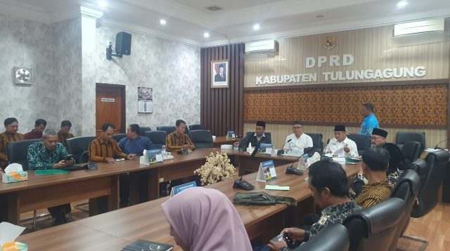 183 Guru P1 Tulungagung Tuntut Diangkat ASN Penuh atau Paruh Waktu, DPRD: Terkendala Regulasi dan Anggaran
