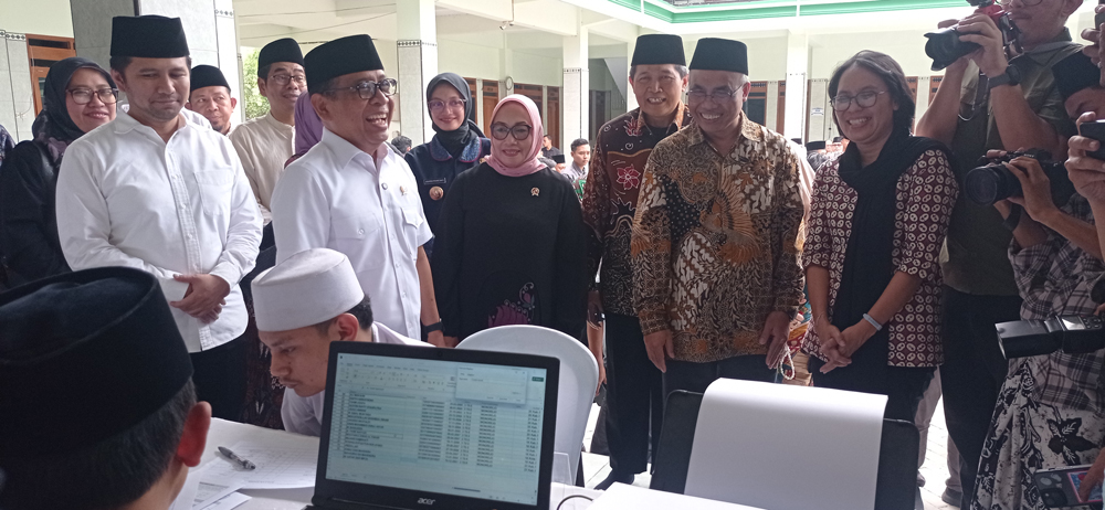 Dua Menteri Hadir dalam Pemeriksaan Kesehatan Gratis di Ponpes Al Falah Ploso Mojo Kediri