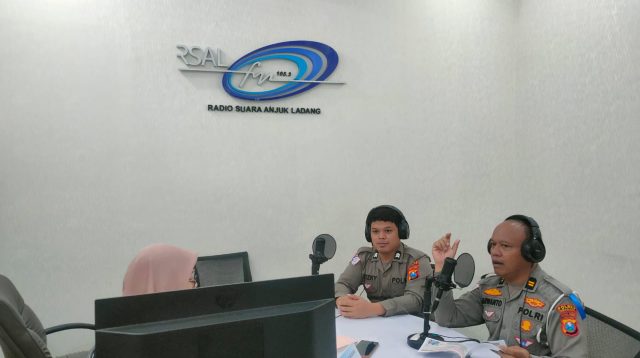 Siaran Radio, ini Cara Satlantas Polres Nganjuk Sosialisasi Operasi Patuh Semeru 2025