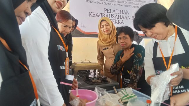 DP2KBP3K Kota Kediri Gelar Pelatihan Kewirausahaan untuk Perempuan Kepala Keluarga