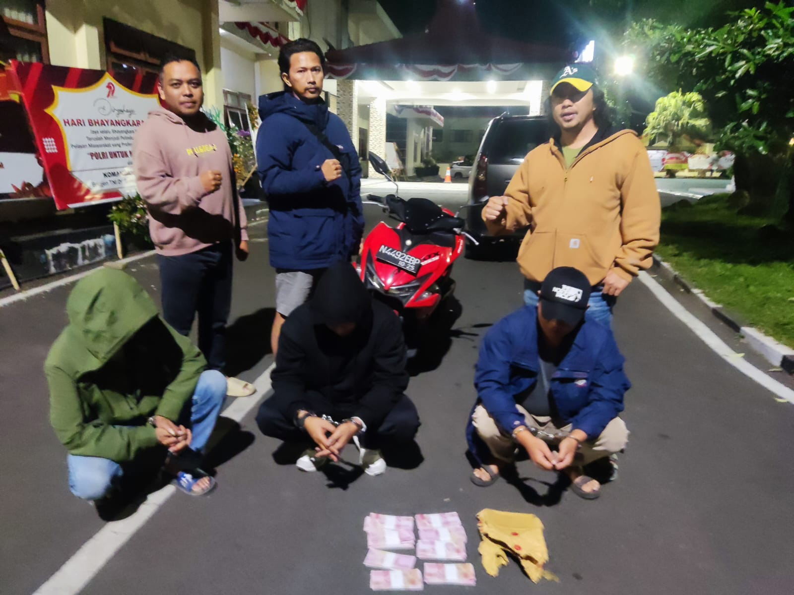 Modus Polisi Gadungan, Tiga Pria Pujon Peras Kakek Pakai Uang Palsu dan Ancaman Penjara