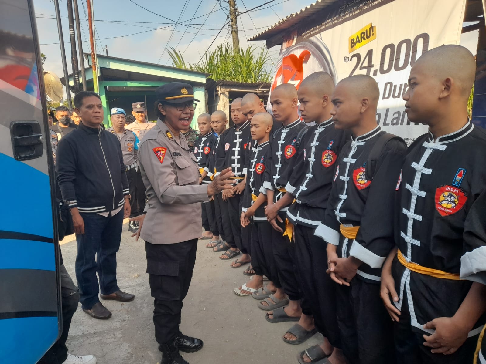 Apel Pengamanan IKS, Polsek Pesantren Pastikan Keberangkatan Rombongan Berjalan Aman