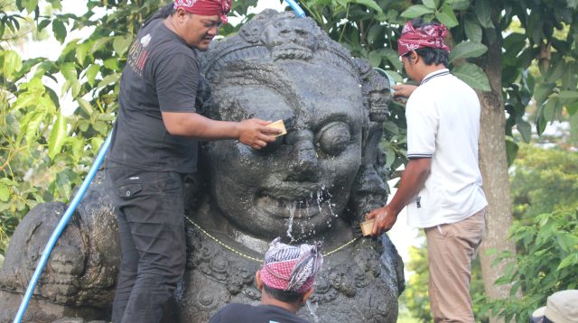 Jamasan Arca Totok Kerot di Kediri Gunakan Air dari Tujuh Sumber Mata Air Keramat