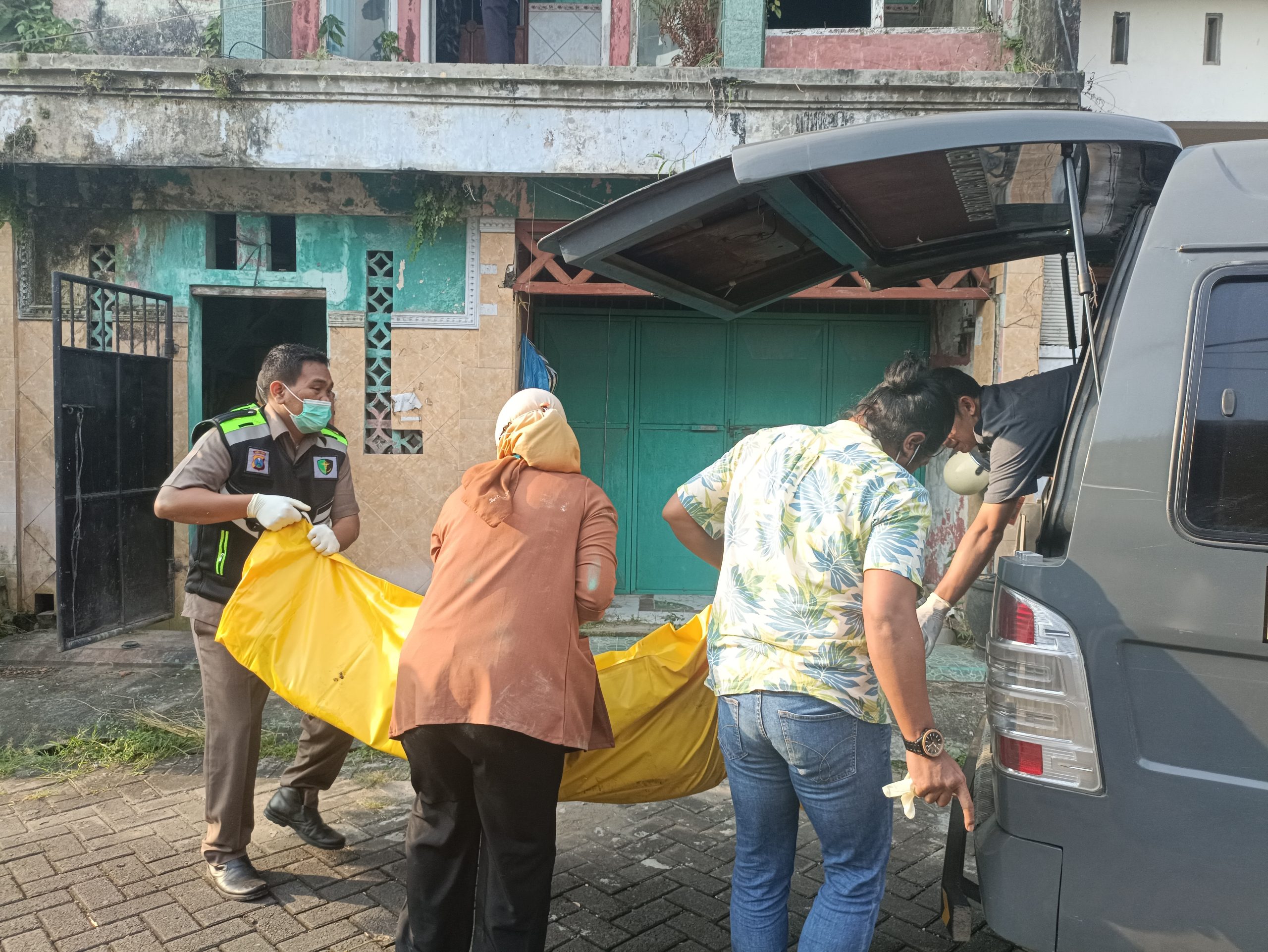 Bau Tak Sedap Keluar dari Rumah Warga Pesantren Kediri, Ternyata Wanita Sudah Tak Bernyawa