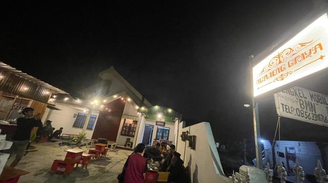 Ngopi Santai di Kedai Ngajeng Griya, Nongkrong Asyik Dekat Makam KH Wahab Chasbullah