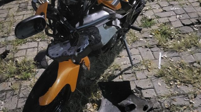 Tabrak Truk dari Arah Berlawanan di Kediri, Pemotor Ninja Tewas