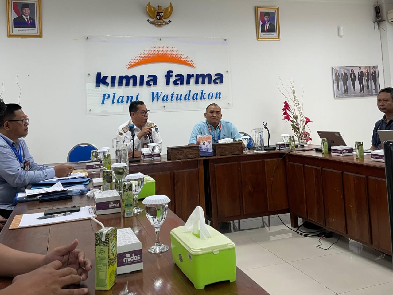 Disnaker Jombang Dampingi Penilaian 5R/5S di Kimia Farma Watudakon
