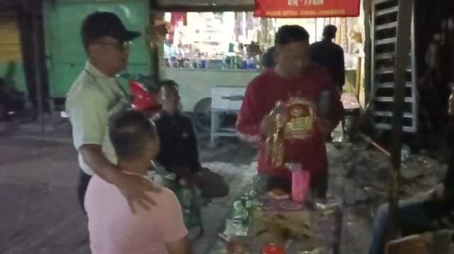 Empat Orang Diciduk Polisi saat Pesta Miras di Angkringan Pasar Legi Jombang