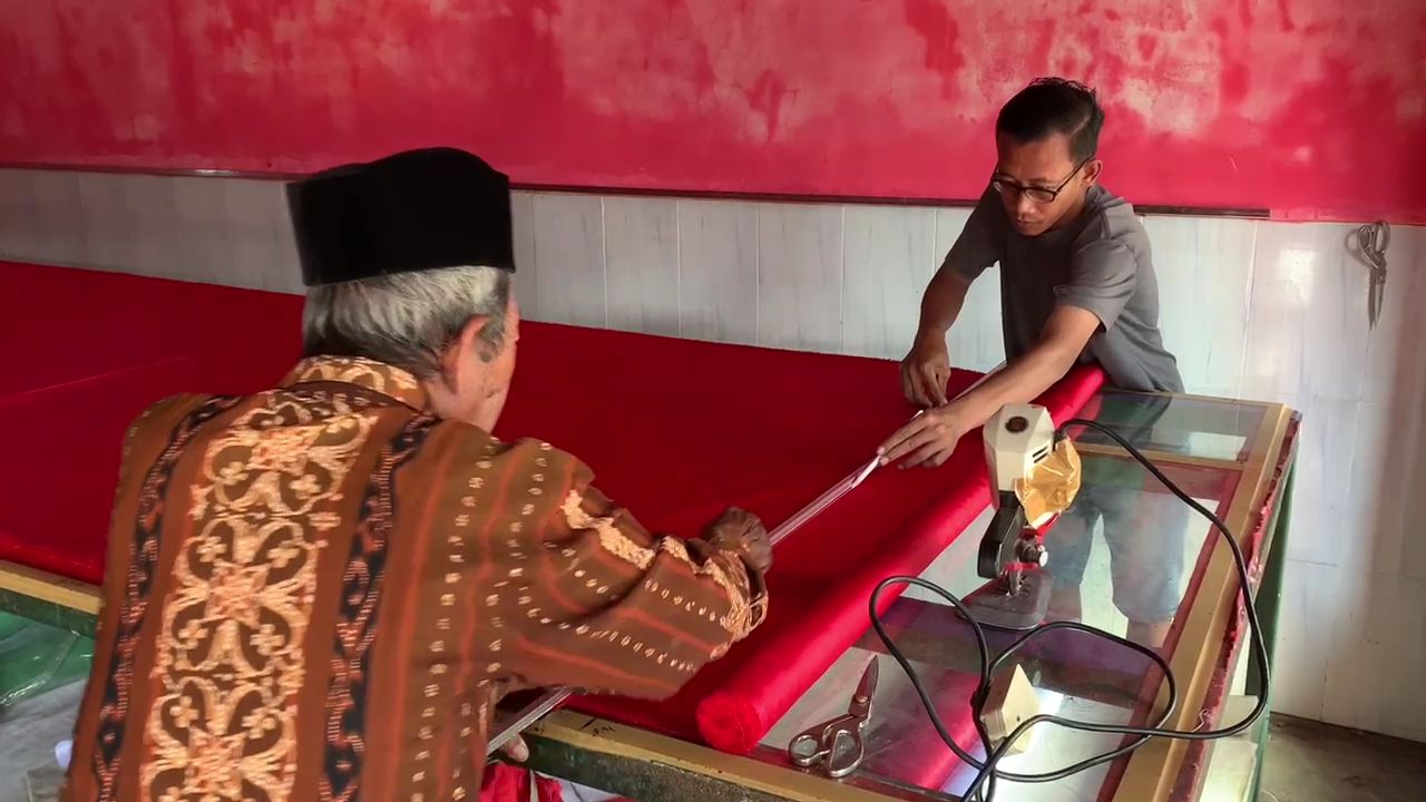 Jelang HUT RI, Produsen Bendera di Jombang Panen Pesanan