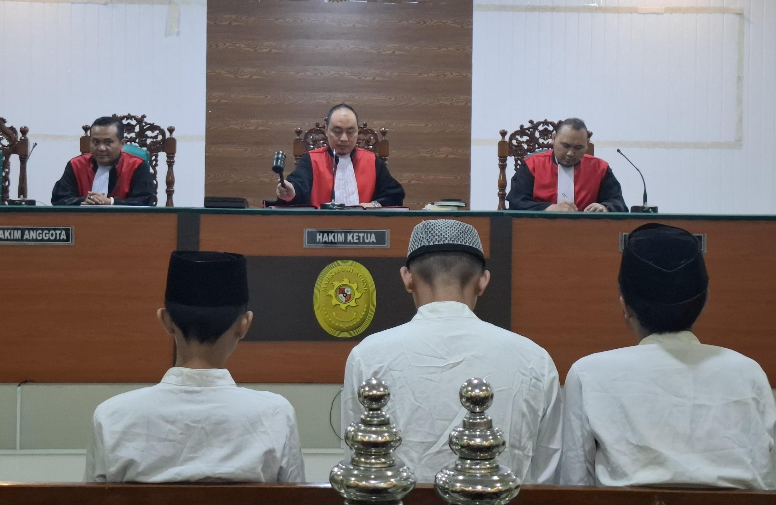 Tiga Terdakwa Kasus Pemerkosaan dan Pembunuhan Siswi SMA di Jombang Terancam Hukuman Mati