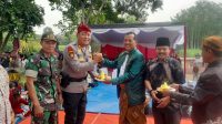Nguri-uri Budaya Petilasan Dewi Sekartaji, Ratusan Warga Desa Janti Kirab Tumpeng Suro