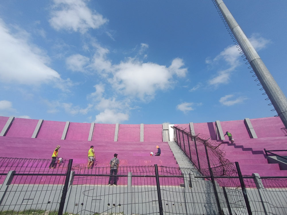 Tribun Stadion Brawijaya Dicat Warna Ungu, Persik Kediri Siap Berlaga di Liga 1 2025/2026