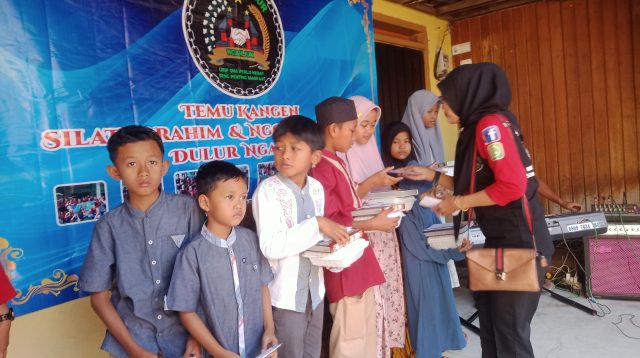 Minggu Akhir Bulan Suro, Komunitas SDN di Nganjuk Santuni Anak Yatim