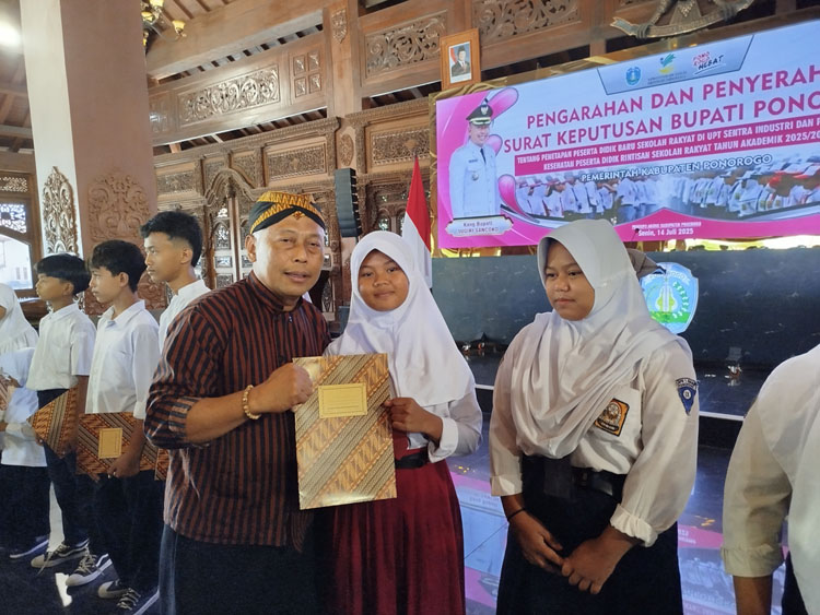 Bupati Sugiri Resmikan 125 Siswa Sekolah Rakyat Ponorogo, Dukung Penuh Program Presiden Prabowo