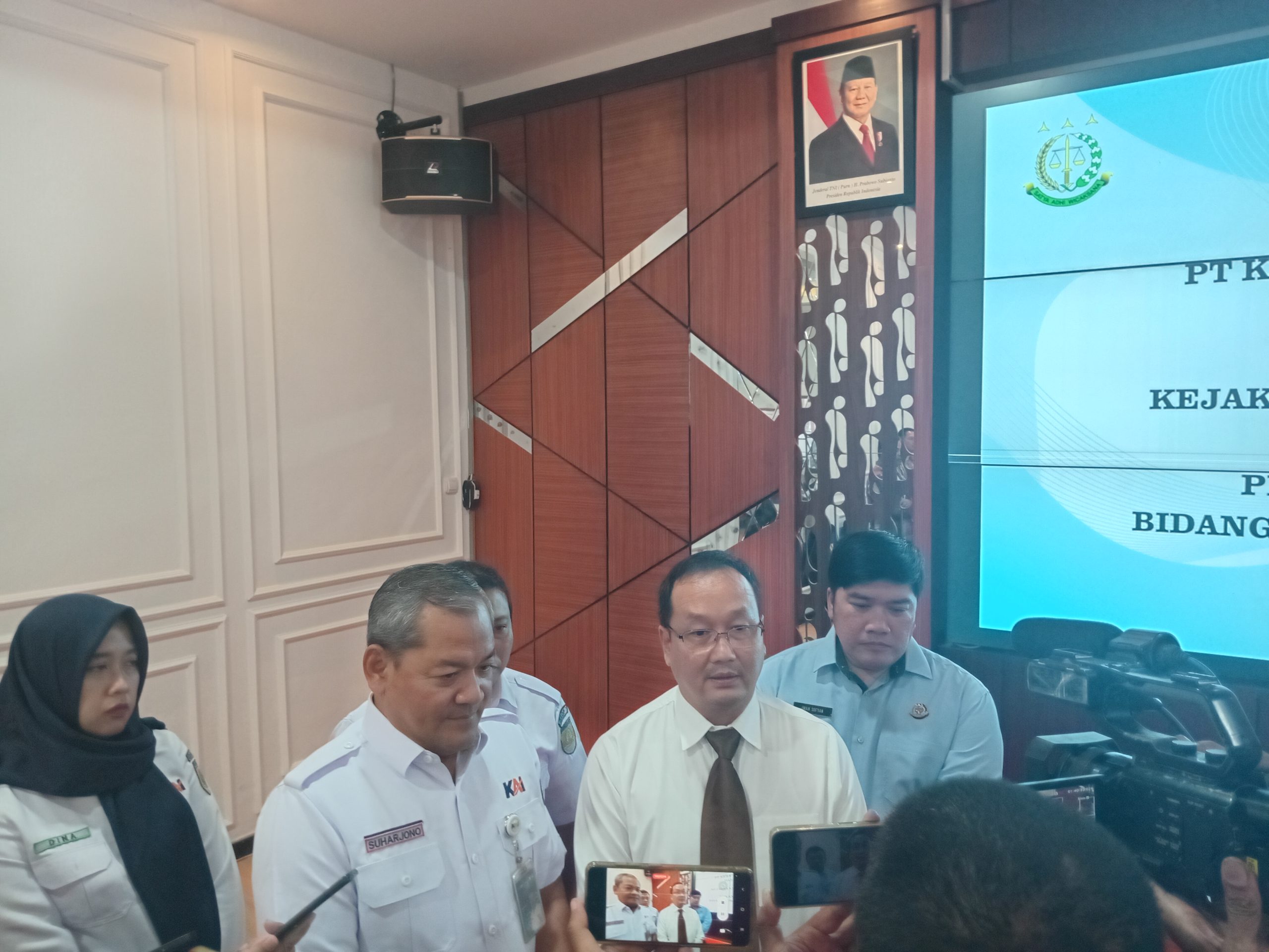 Optimalkan Penanganan Masalah Hukum dan Penjagaan Aset, KAI Daop 7 Madiun Teken MoU dengan Kejari Kabupaten Madiun