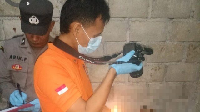 Kisruh Rumah Tangga, Warga Kesamben Ditemukan Gantung Diri di Ruang Tengah
