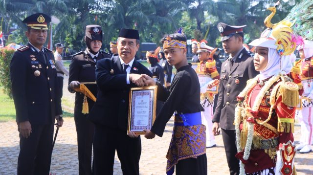 Polres Madiun Beri Penghargaan untuk Generasi Muda