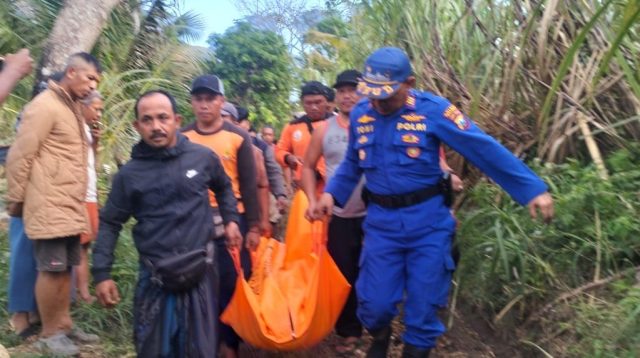 Terseret Ombak Pantai Watulepek Malang, Satu Remaja Tewas, Satu Selamat, Satu Masih Dicari