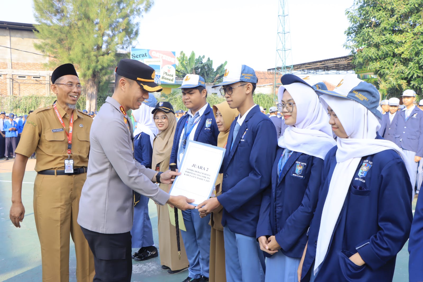 Kapolres Madiun Ajak Pelajar SMA Negeri 1 Geger Jauhi Narkoba dan Jadi Produktif