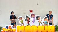 Stasiun Madiun Hadirkan Karakter Jumbo Photo Booth dan Aktivasi Program Stamp bagi Pelanggan KA Cilik