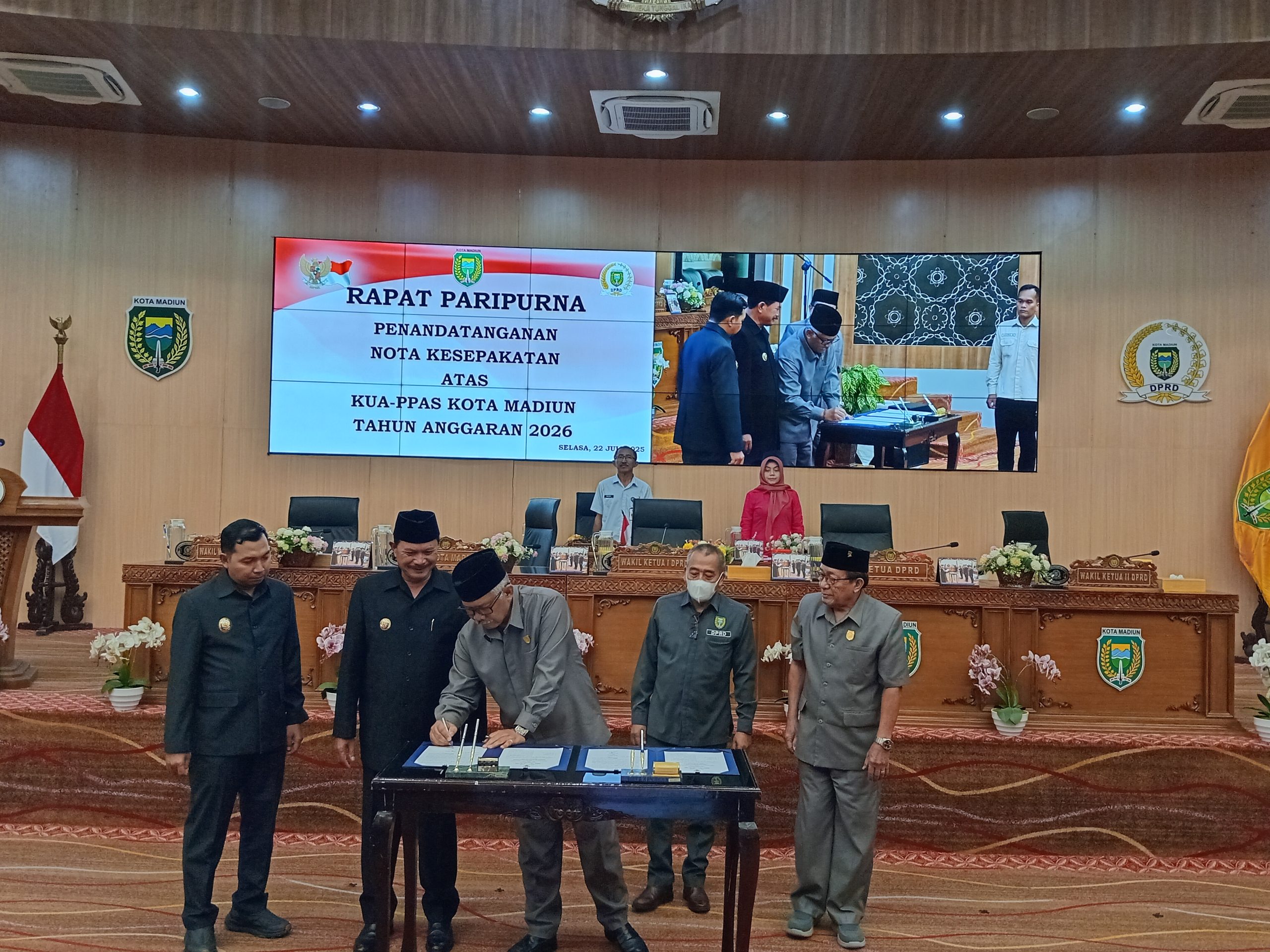 DPRD Kota Madiun dan Pemkot Madiun Tandatangani Nota Kesepakatan KUA-PPAS