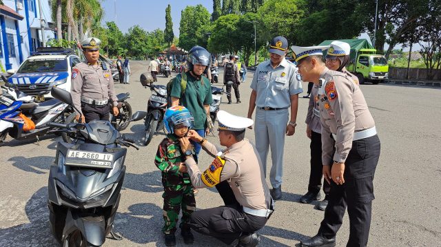 Satlantas Polres Madiun Gencarkan Ramp Check dan Edukasi Tertib Lalu Lintas