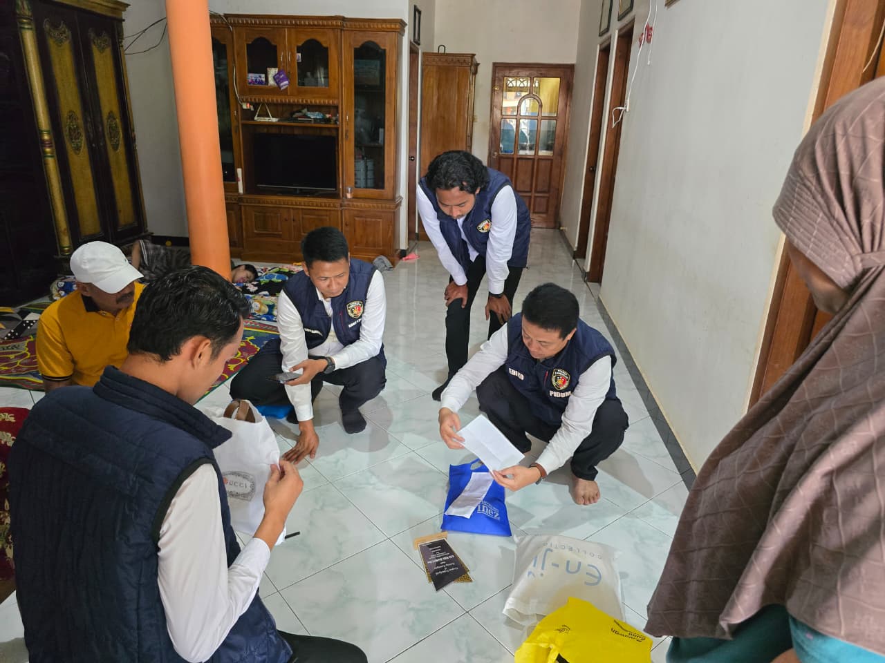Cari Barang Bukti Lain, Polisi Geledah Rumah Tersangka Arisan Bodong di Lamongan