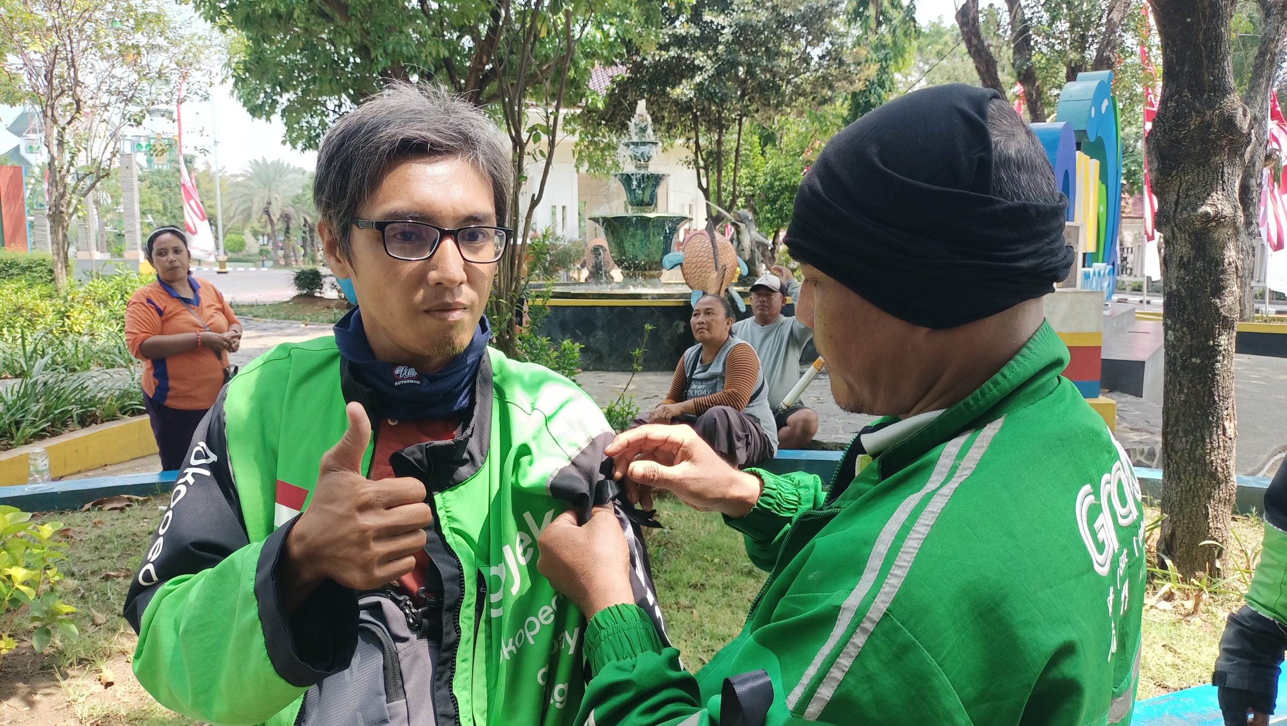 Berduka untuk Affan, Ojol Lamongan Gelar Aksi Damai dan Doa Bersama