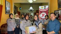 Polwan Polres Batu Berbagi, Ini yang Dilakukan