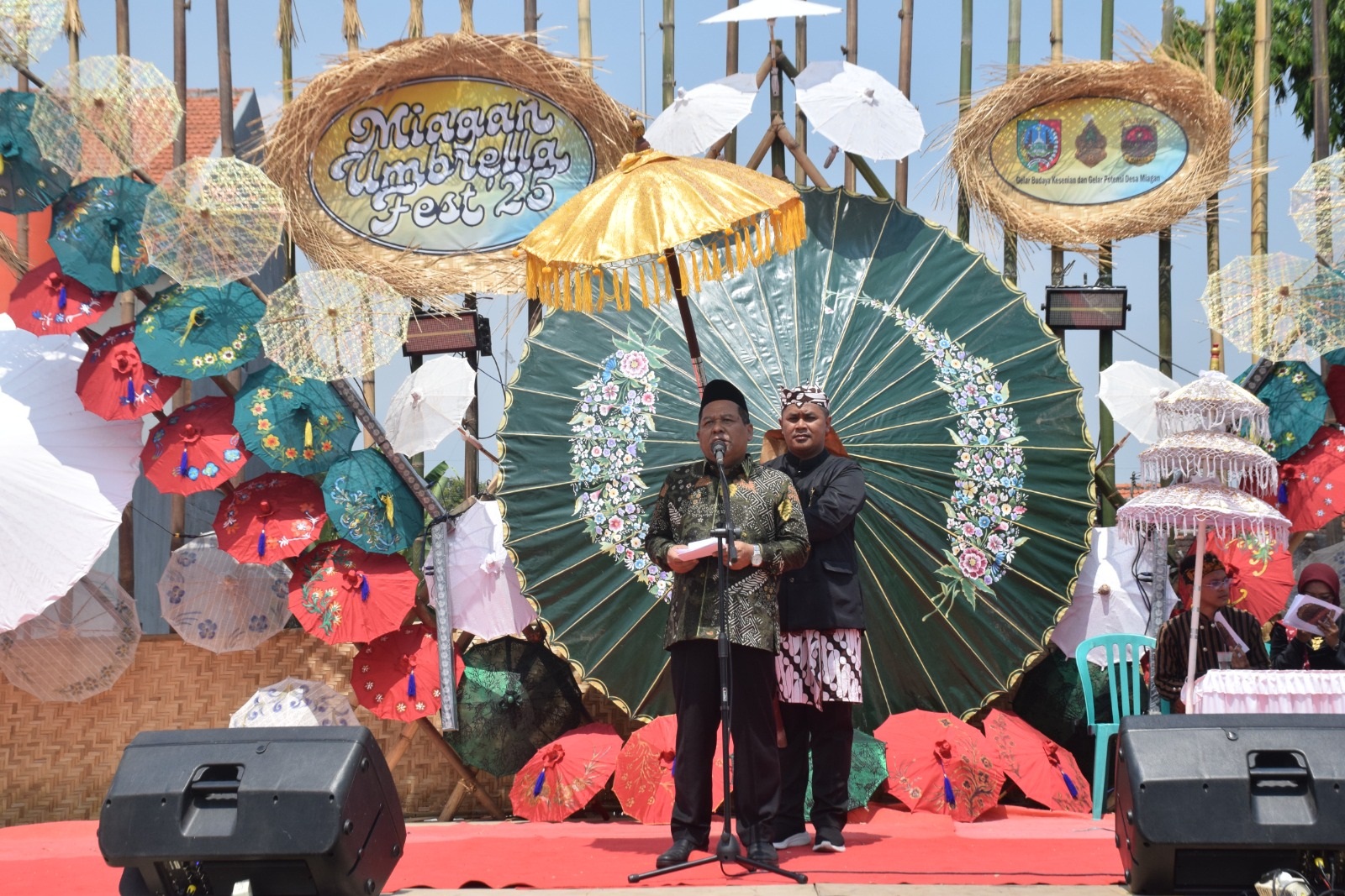 Kirab Budaya Payung Meriahkan Miagan Umbrella Fest 2025, AAC Siap Jadi Ikon Budaya Mojoagung