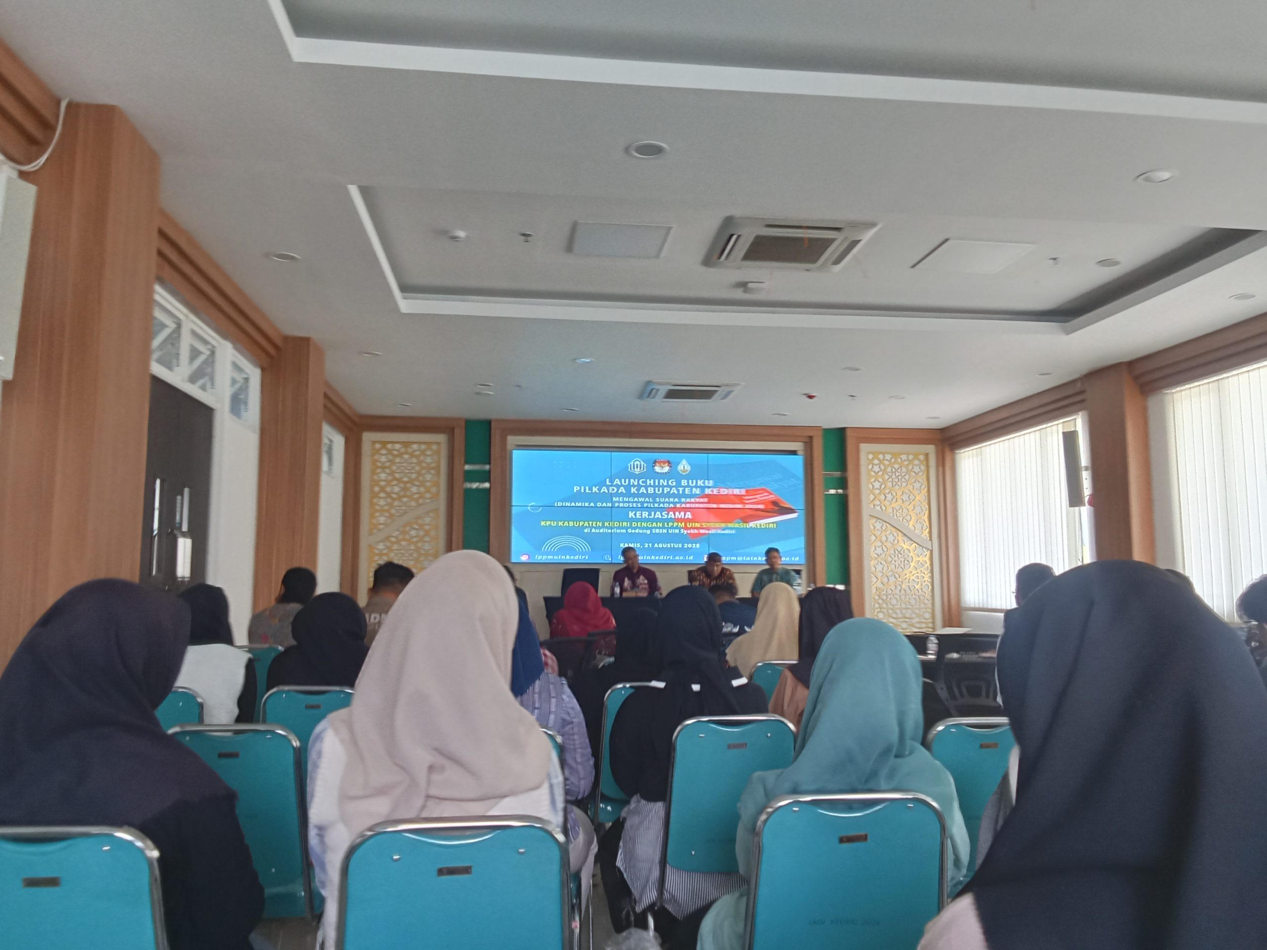 Peluncuran Buku Pilkada Kabupaten Kediri, KPU Gandeng UIN Syekh Wasil